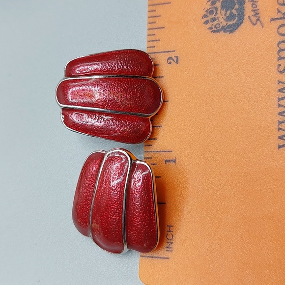 Vintage Chunky Hand Painted Red And Silver Tone Bold Clip-On Earrings - Picture 5 of 5